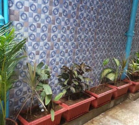 New Metro Guest House مومباي المظهر الخارجي الصورة