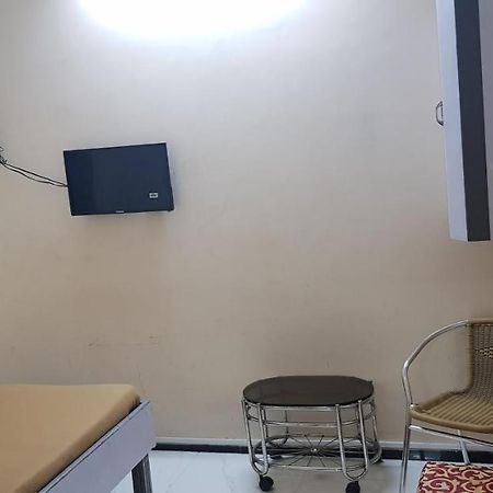 New Metro Guest House مومباي المظهر الخارجي الصورة