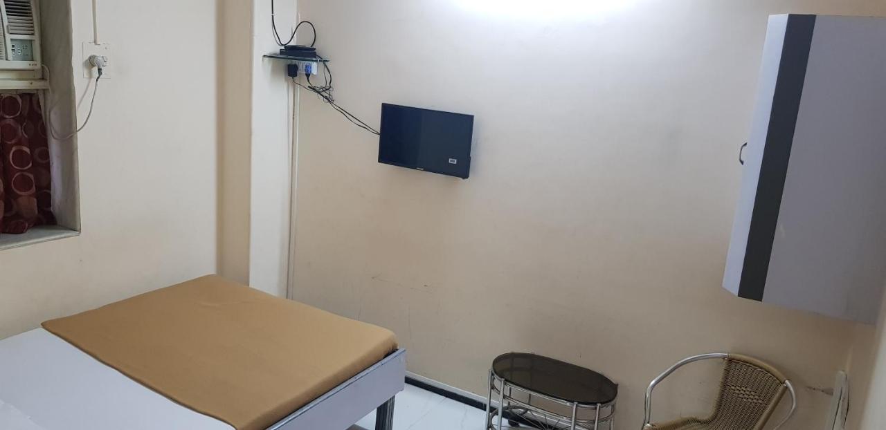 New Metro Guest House مومباي المظهر الخارجي الصورة