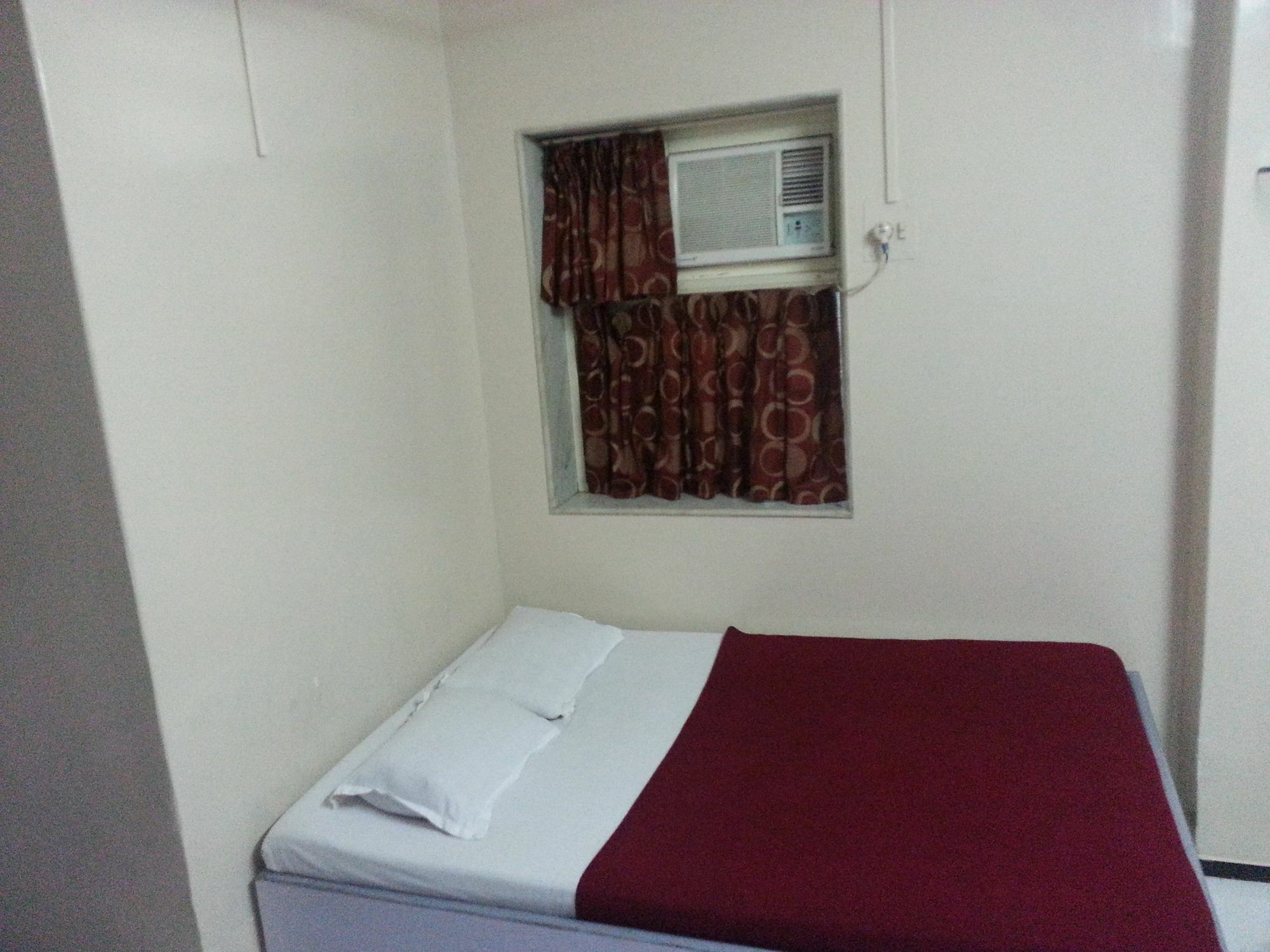 New Metro Guest House مومباي المظهر الخارجي الصورة