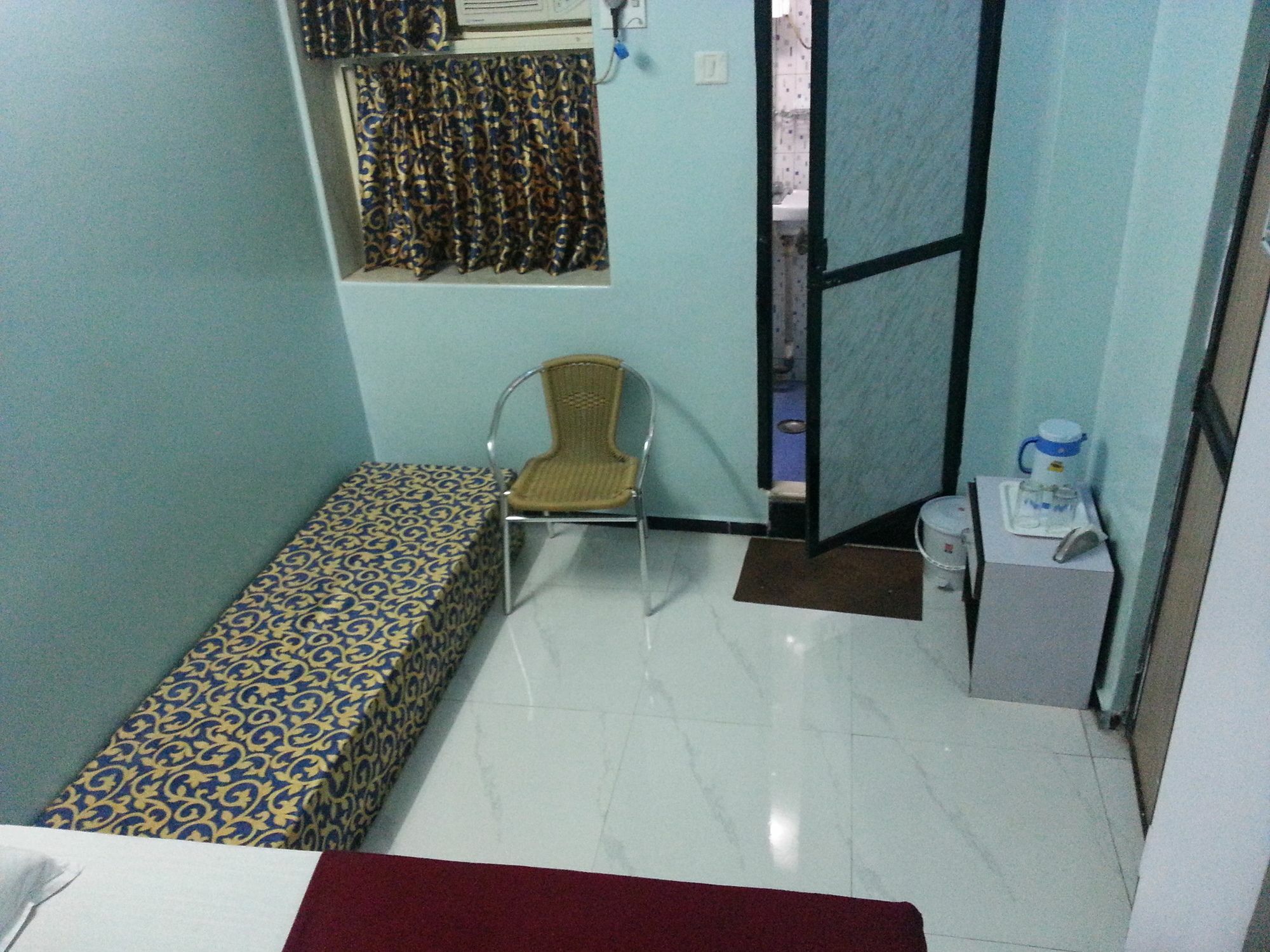 New Metro Guest House مومباي المظهر الخارجي الصورة